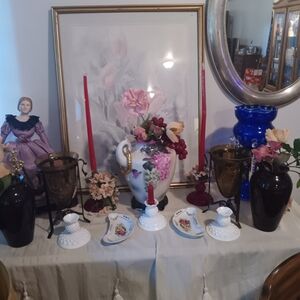 Elegant Floral Vase with Pink and Green Accents